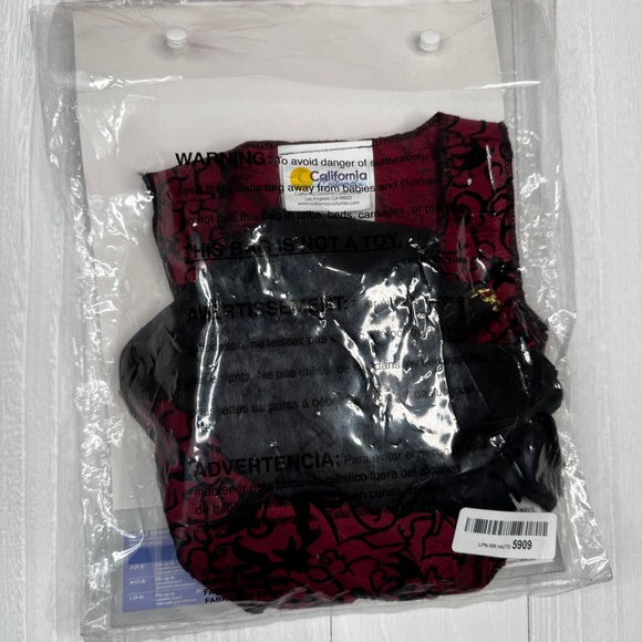California Costumes Swanky Vampire Halloween Costume Black and Red - Picture 3 of 3
